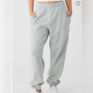 ALO Yoga Gray Cuffed Renown Heavy Weight Sweatpants unisex